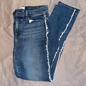 Side Fray Skinny Jean